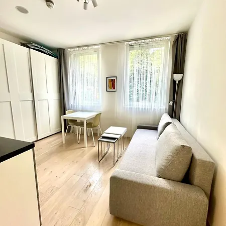 Aldora - Smart Compact With Aircon - Location Vinohrady 프라하