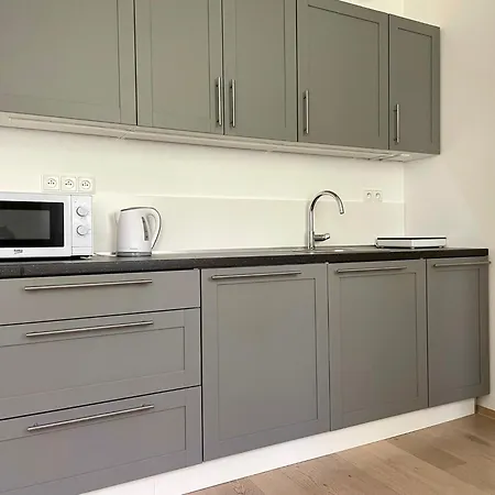 Aldora - Smart Compact With Aircon - Location Vinohrady *