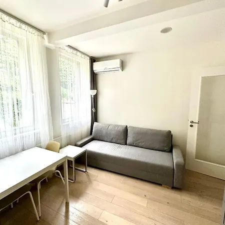 아파트 Aldora - Smart Compact With Aircon - Location Vinohrady *